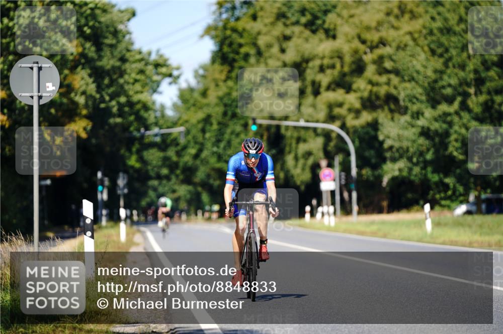 07.09.2025 - 19. Norderstedt Triathlon Michael Burmester http://msf.ph/oto/8848833 07.09.2025 13:42:53 Radfahren 1040 meine-sportfotos.de