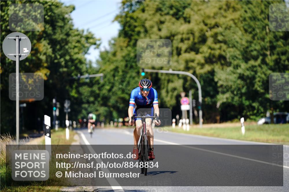07.09.2025 - 19. Norderstedt Triathlon Michael Burmester http://msf.ph/oto/8848834 07.09.2025 13:42:53 Radfahren 1040 meine-sportfotos.de
