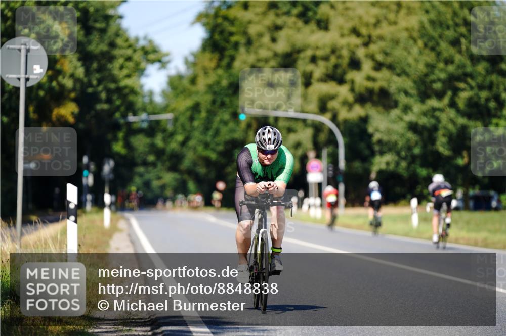 07.09.2025 - 19. Norderstedt Triathlon Michael Burmester http://msf.ph/oto/8848838 07.09.2025 13:43:01 Radfahren 1034 meine-sportfotos.de