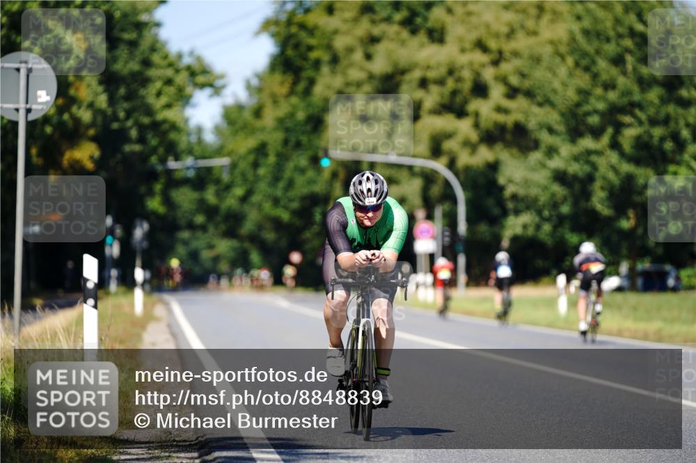 07.09.2025 - 19. Norderstedt Triathlon Michael Burmester http://msf.ph/oto/8848839 07.09.2025 13:43:01 Radfahren 1034 meine-sportfotos.de