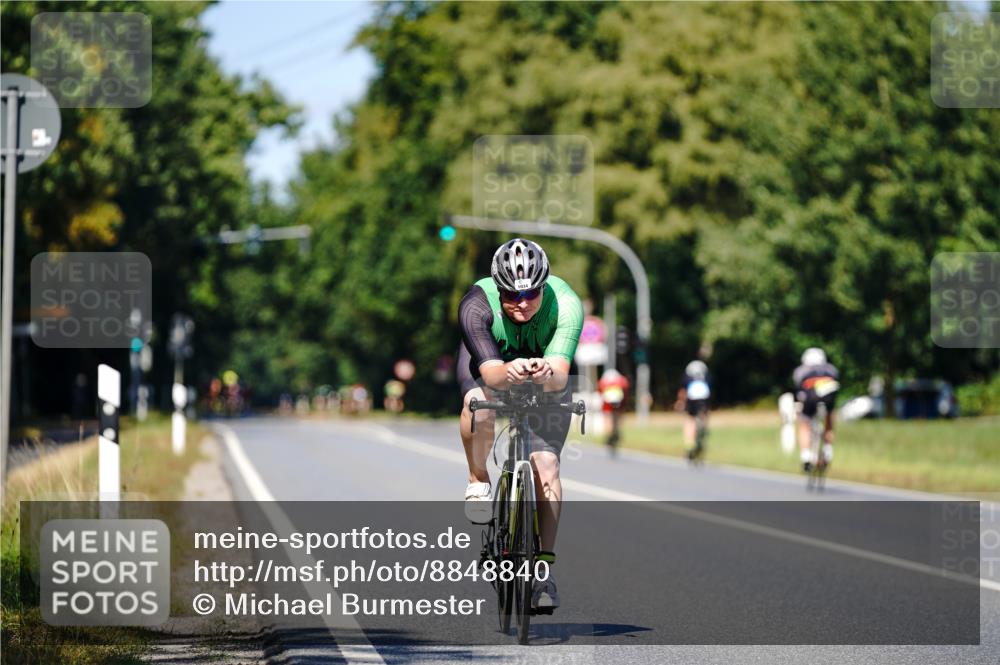 07.09.2025 - 19. Norderstedt Triathlon Michael Burmester http://msf.ph/oto/8848840 07.09.2025 13:43:01 Radfahren 1034 meine-sportfotos.de
