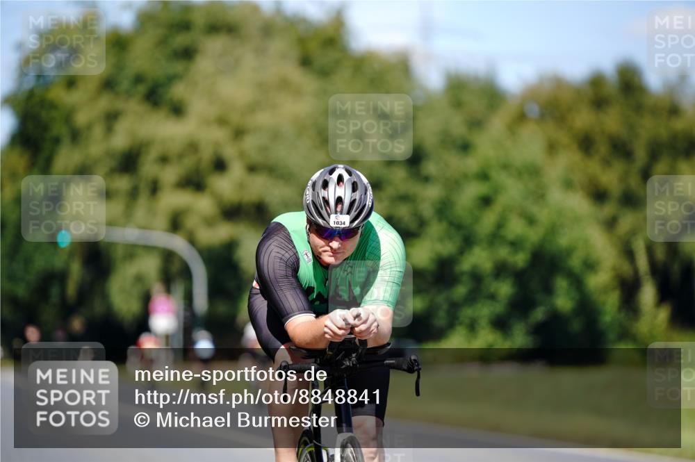 07.09.2025 - 19. Norderstedt Triathlon Michael Burmester http://msf.ph/oto/8848841 07.09.2025 13:43:02 Radfahren 1034 meine-sportfotos.de