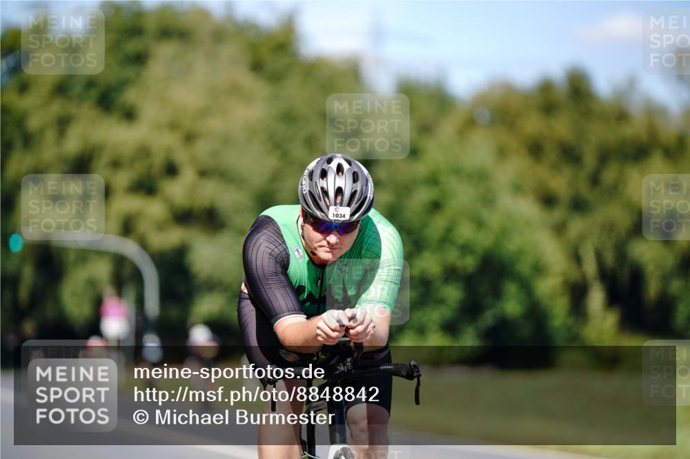 07.09.2025 - 19. Norderstedt Triathlon Michael Burmester http://msf.ph/oto/8848842 07.09.2025 13:43:02 Radfahren 1034 meine-sportfotos.de