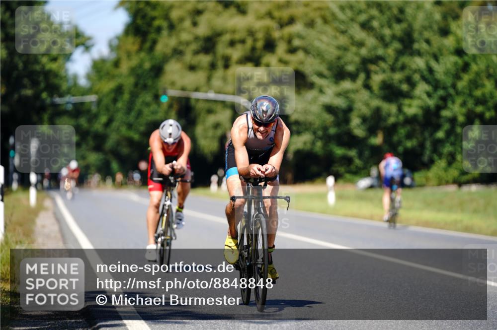 07.09.2025 - 19. Norderstedt Triathlon Michael Burmester http://msf.ph/oto/8848848 07.09.2025 13:43:20 Radfahren 978, 984, 988 meine-sportfotos.de