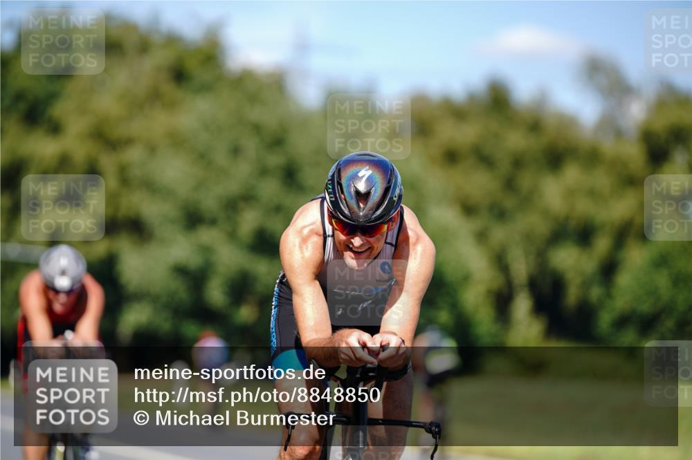 07.09.2025 - 19. Norderstedt Triathlon Michael Burmester http://msf.ph/oto/8848850 07.09.2025 13:43:21 Radfahren 978, 984, 988 meine-sportfotos.de