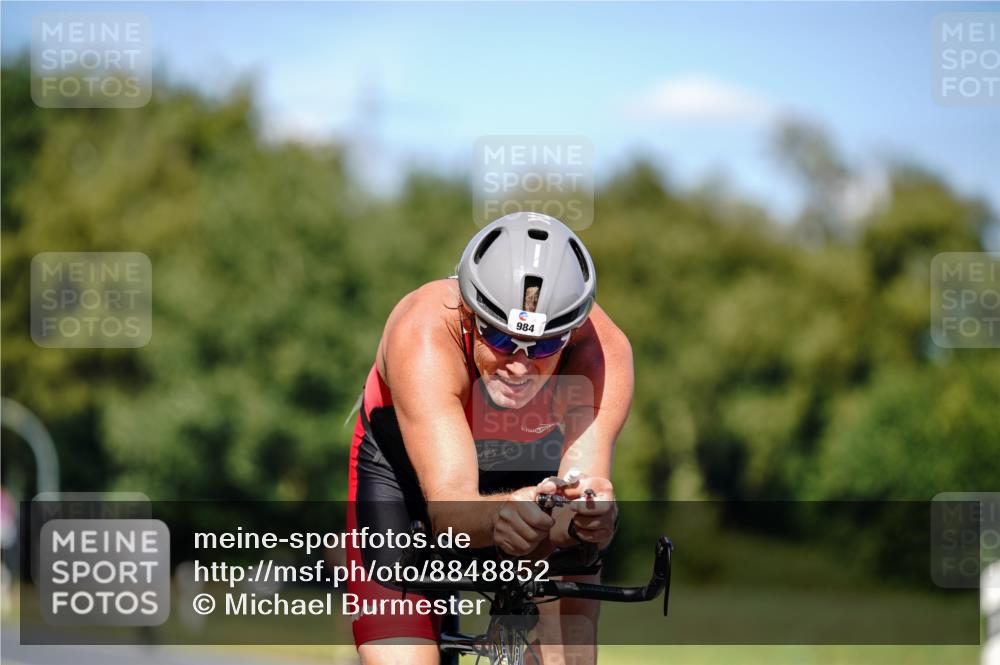 07.09.2025 - 19. Norderstedt Triathlon Michael Burmester http://msf.ph/oto/8848852 07.09.2025 13:43:22 Radfahren 984, 988 meine-sportfotos.de
