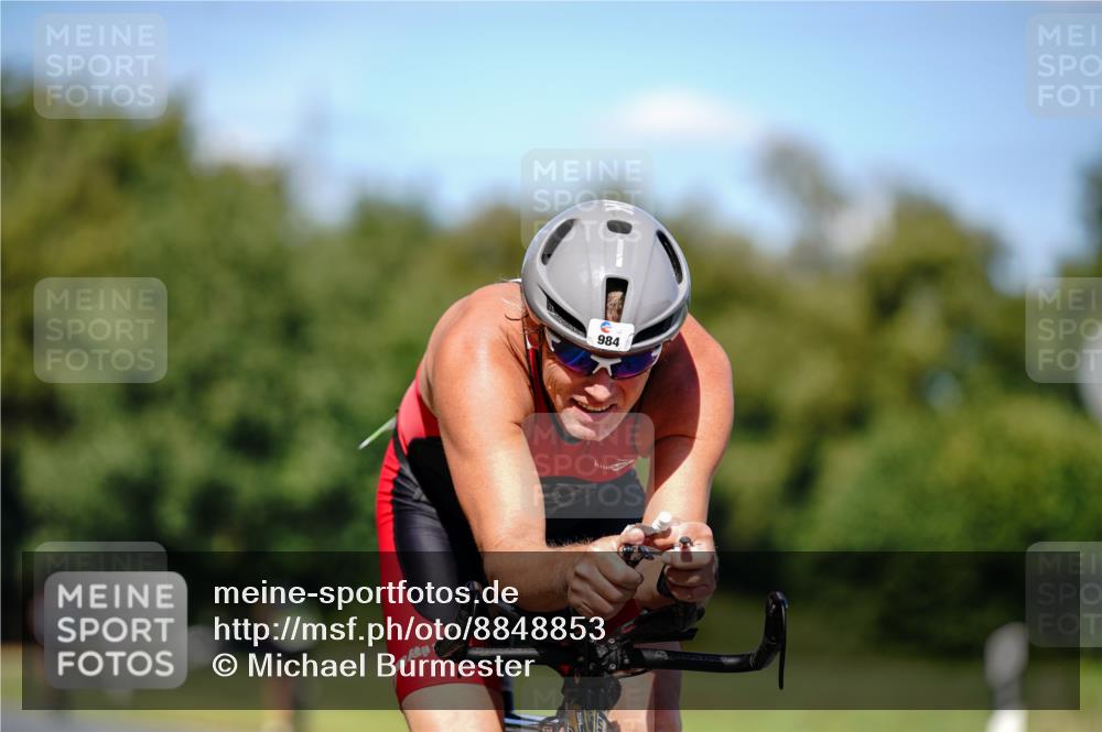 07.09.2025 - 19. Norderstedt Triathlon Michael Burmester http://msf.ph/oto/8848853 07.09.2025 13:43:22 Radfahren 984, 988 meine-sportfotos.de