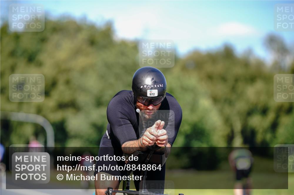 07.09.2025 - 19. Norderstedt Triathlon Michael Burmester http://msf.ph/oto/8848864 07.09.2025 13:43:37 Radfahren 972, 980 meine-sportfotos.de