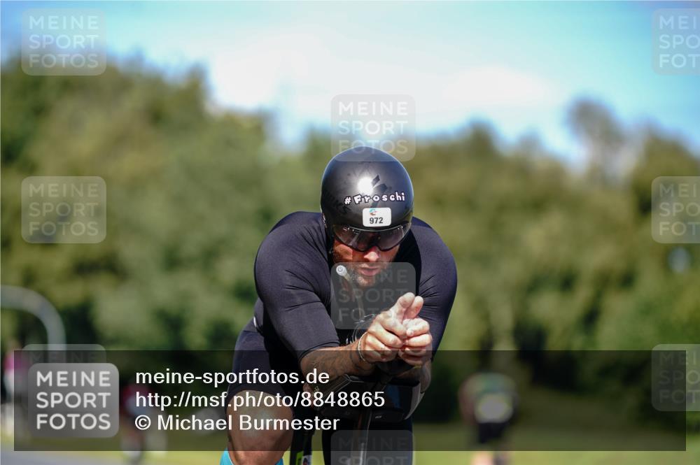 07.09.2025 - 19. Norderstedt Triathlon Michael Burmester http://msf.ph/oto/8848865 07.09.2025 13:43:37 Radfahren 972, 980 meine-sportfotos.de