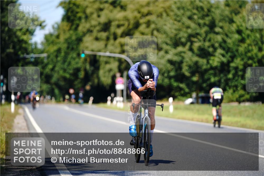 07.09.2025 - 19. Norderstedt Triathlon Michael Burmester http://msf.ph/oto/8848866 07.09.2025 13:43:38 Radfahren 972, 980 meine-sportfotos.de