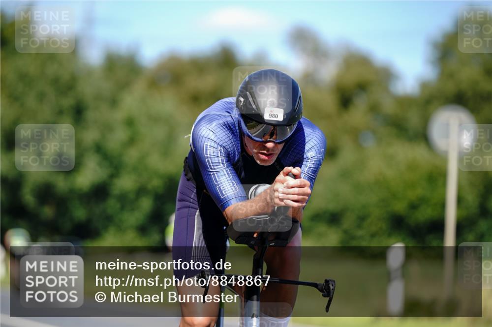 07.09.2025 - 19. Norderstedt Triathlon Michael Burmester http://msf.ph/oto/8848867 07.09.2025 13:43:39 Radfahren 972, 980 meine-sportfotos.de