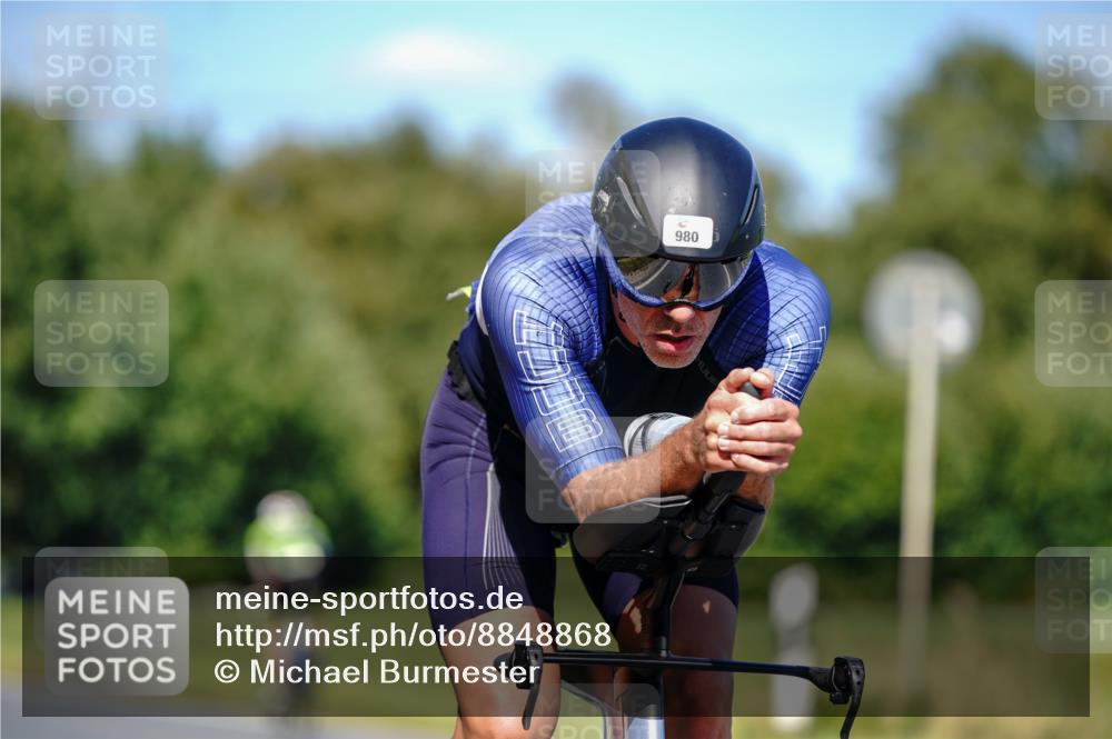 07.09.2025 - 19. Norderstedt Triathlon Michael Burmester http://msf.ph/oto/8848868 07.09.2025 13:43:39 Radfahren 972, 980 meine-sportfotos.de