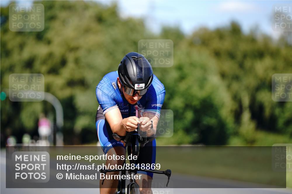 07.09.2025 - 19. Norderstedt Triathlon Michael Burmester http://msf.ph/oto/8848869 07.09.2025 13:43:47 Radfahren 1039 meine-sportfotos.de