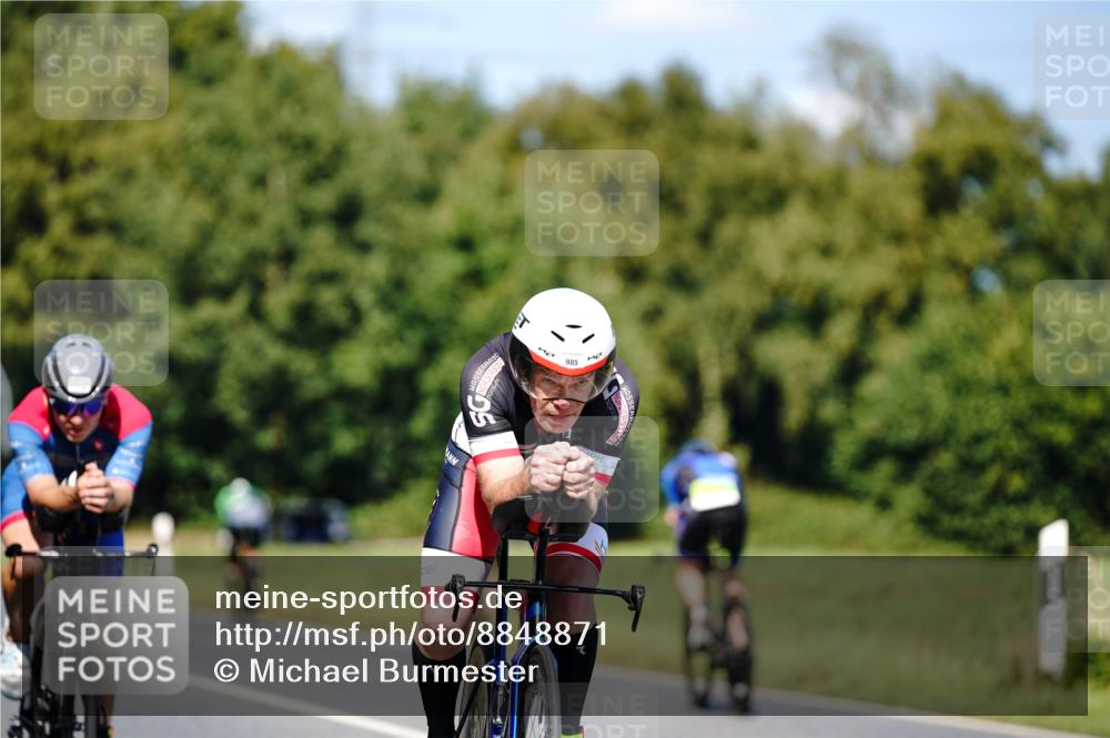 07.09.2025 - 19. Norderstedt Triathlon Michael Burmester http://msf.ph/oto/8848871 07.09.2025 13:43:55 Radfahren 985, 1018 meine-sportfotos.de