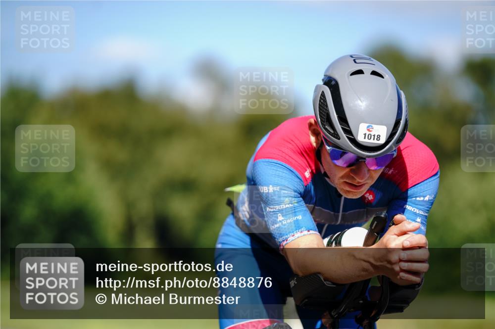 07.09.2025 - 19. Norderstedt Triathlon Michael Burmester http://msf.ph/oto/8848876 07.09.2025 13:43:56 Radfahren 985, 1018 meine-sportfotos.de