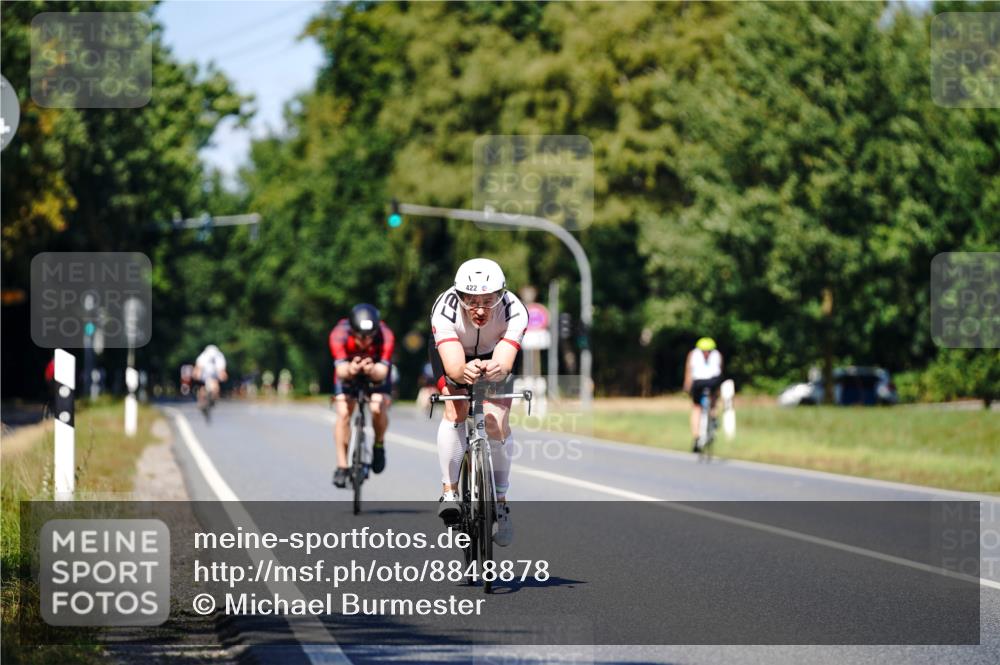 07.09.2025 - 19. Norderstedt Triathlon Michael Burmester http://msf.ph/oto/8848878 07.09.2025 13:44:08 Radfahren 422, 958 meine-sportfotos.de