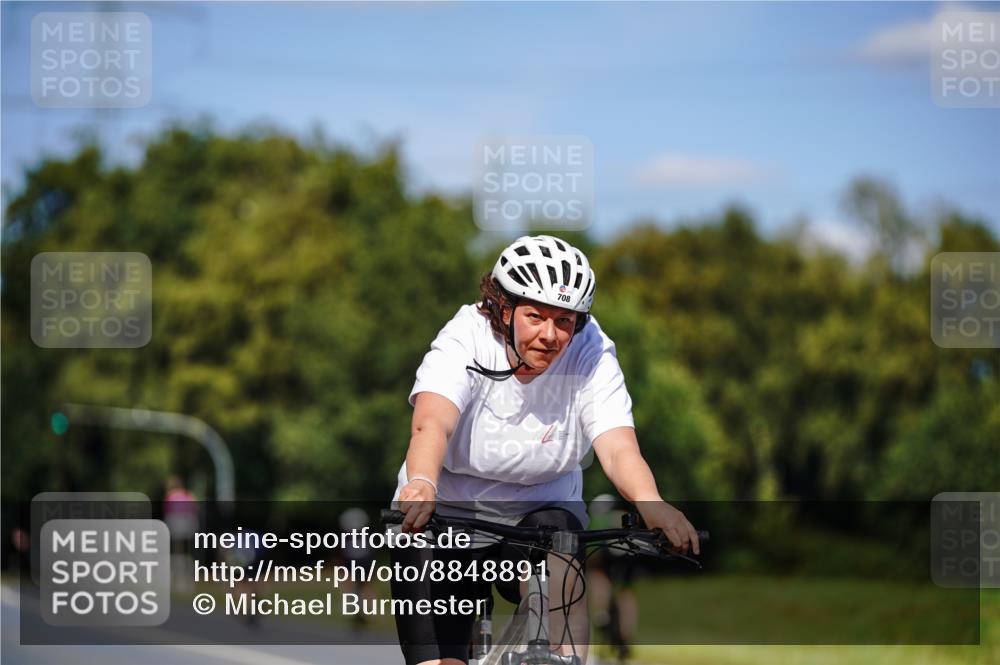 07.09.2025 - 19. Norderstedt Triathlon Michael Burmester http://msf.ph/oto/8848891 07.09.2025 13:44:25 Radfahren 708 meine-sportfotos.de