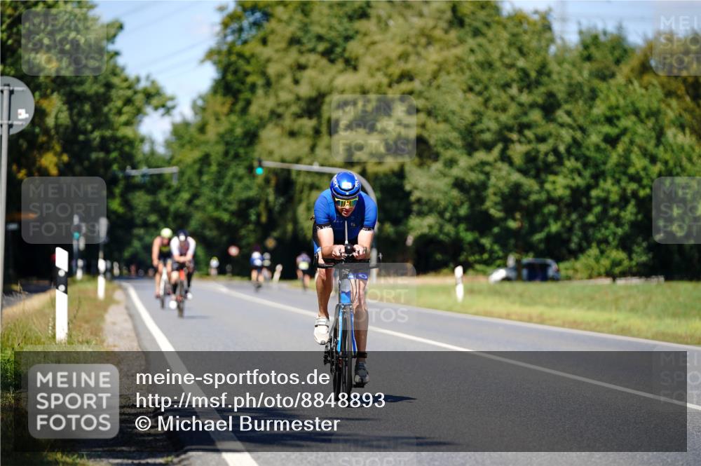07.09.2025 - 19. Norderstedt Triathlon Michael Burmester http://msf.ph/oto/8848893 07.09.2025 13:44:29 Radfahren 1009 meine-sportfotos.de