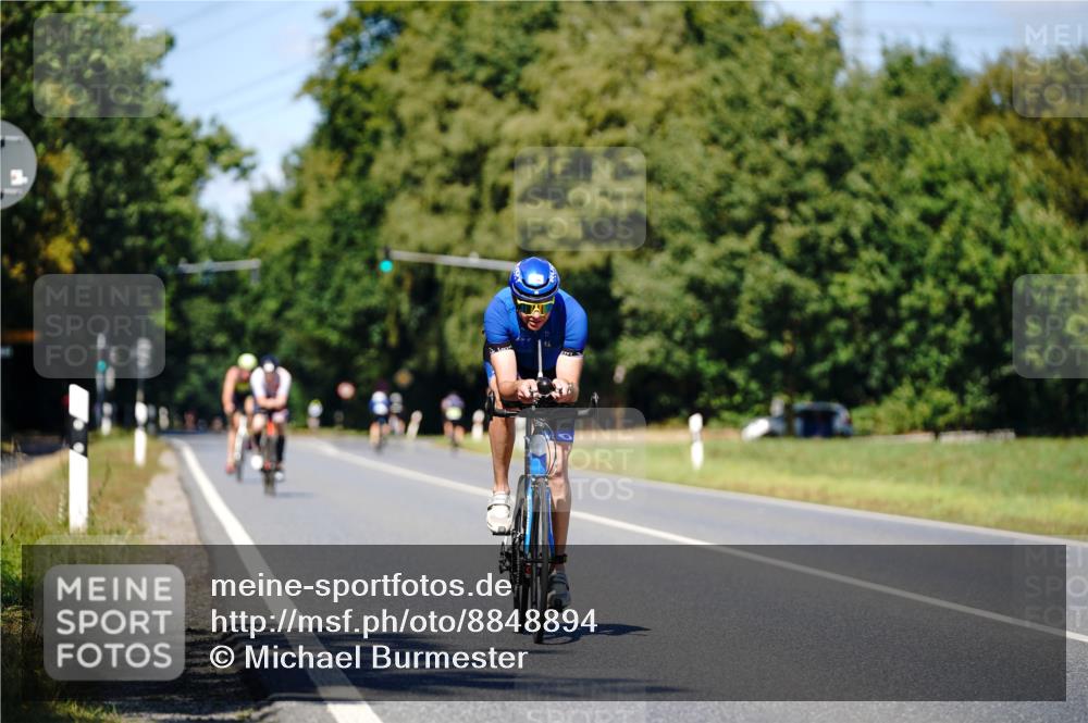 07.09.2025 - 19. Norderstedt Triathlon Michael Burmester http://msf.ph/oto/8848894 07.09.2025 13:44:29 Radfahren 1009 meine-sportfotos.de