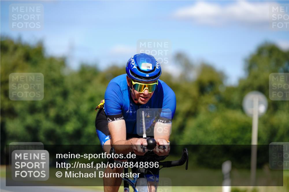 07.09.2025 - 19. Norderstedt Triathlon Michael Burmester http://msf.ph/oto/8848896 07.09.2025 13:44:31 Radfahren 996, 1009, 1401 meine-sportfotos.de