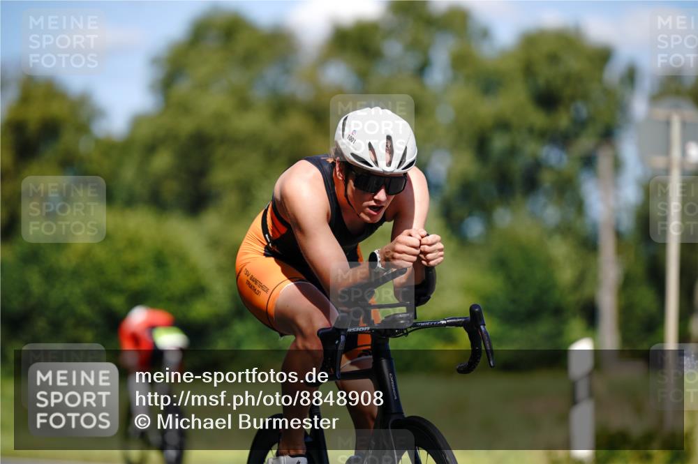 07.09.2025 - 19. Norderstedt Triathlon Michael Burmester http://msf.ph/oto/8848908 07.09.2025 13:45:29 Radfahren 1001, 1042 meine-sportfotos.de