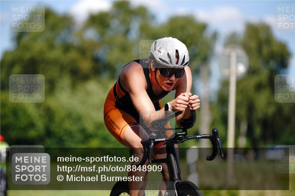 07.09.2025 - 19. Norderstedt Triathlon Michael Burmester http://msf.ph/oto/8848909 07.09.2025 13:45:29 Radfahren 1001, 1042 meine-sportfotos.de