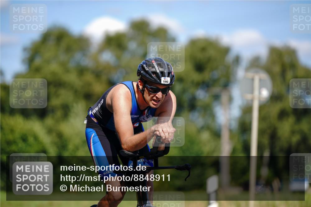 07.09.2025 - 19. Norderstedt Triathlon Michael Burmester http://msf.ph/oto/8848911 07.09.2025 13:45:32 Radfahren 1001, 1042 meine-sportfotos.de
