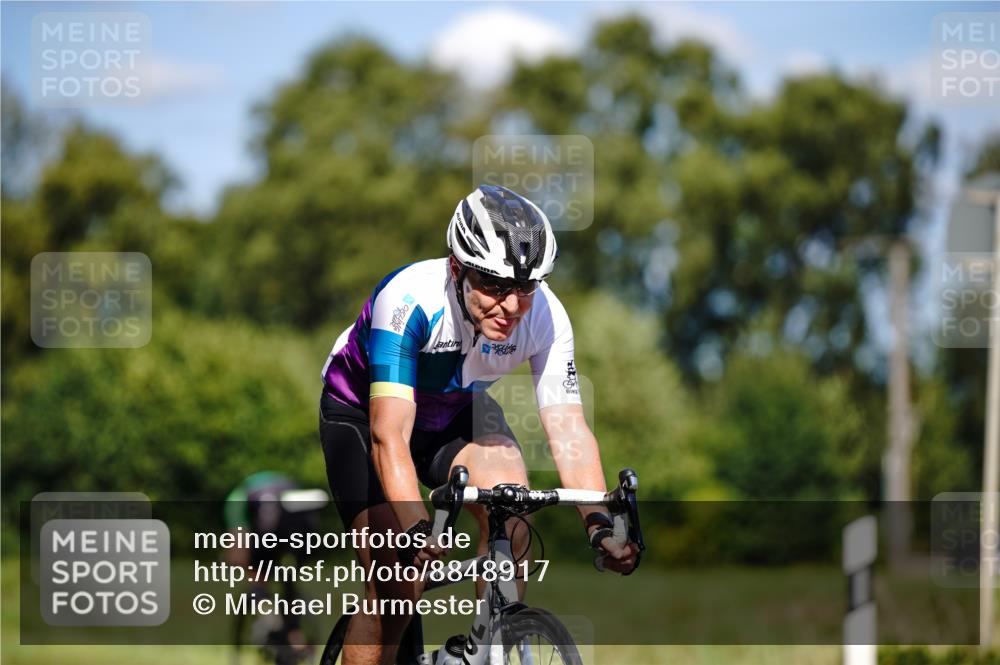 07.09.2025 - 19. Norderstedt Triathlon Michael Burmester http://msf.ph/oto/8848917 07.09.2025 13:45:40 Radfahren 995 meine-sportfotos.de