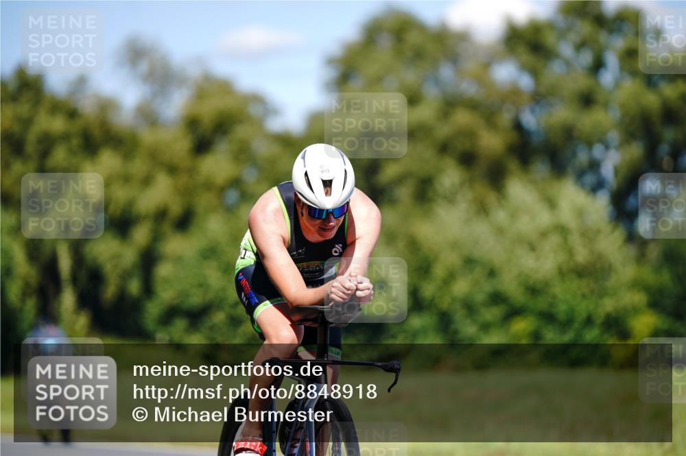 07.09.2025 - 19. Norderstedt Triathlon Michael Burmester http://msf.ph/oto/8848918 07.09.2025 13:45:43 Radfahren 993 meine-sportfotos.de