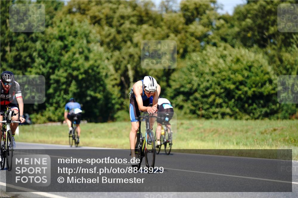 07.09.2025 - 19. Norderstedt Triathlon Michael Burmester http://msf.ph/oto/8848929 07.09.2025 13:45:58 Radfahren 392, 971, 986 meine-sportfotos.de