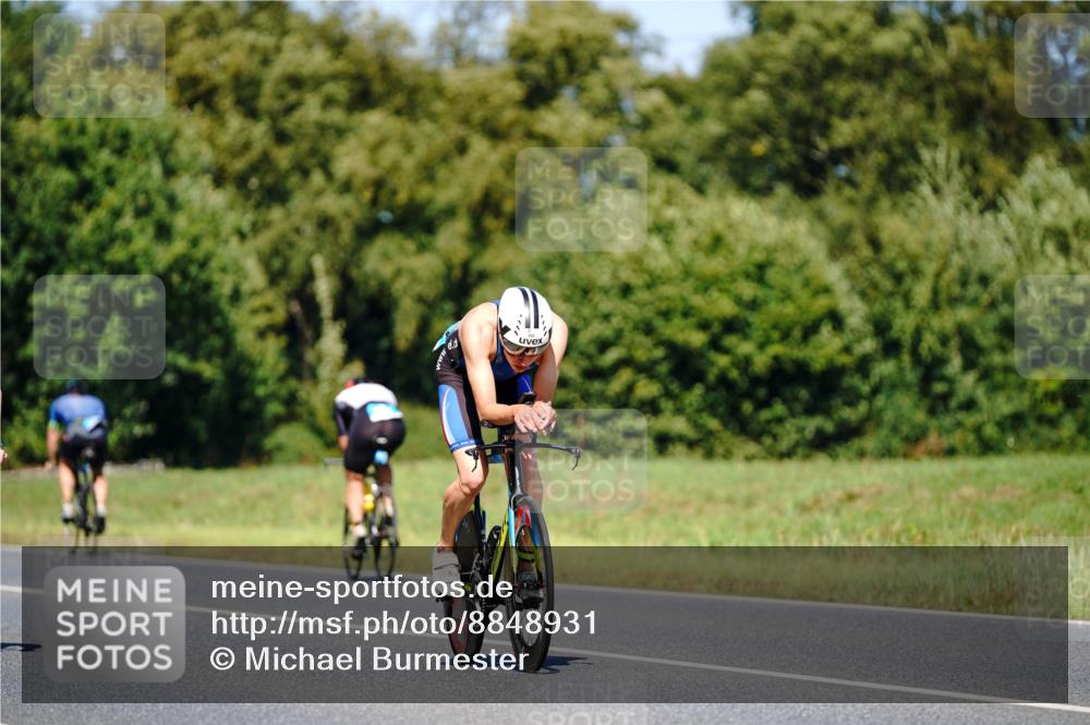 07.09.2025 - 19. Norderstedt Triathlon Michael Burmester http://msf.ph/oto/8848931 07.09.2025 13:45:58 Radfahren 392, 971, 986 meine-sportfotos.de