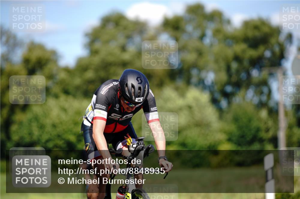 07.09.2025 - 19. Norderstedt Triathlon Michael Burmester http://msf.ph/oto/8848935 07.09.2025 13:46:00 Radfahren 392, 986 meine-sportfotos.de