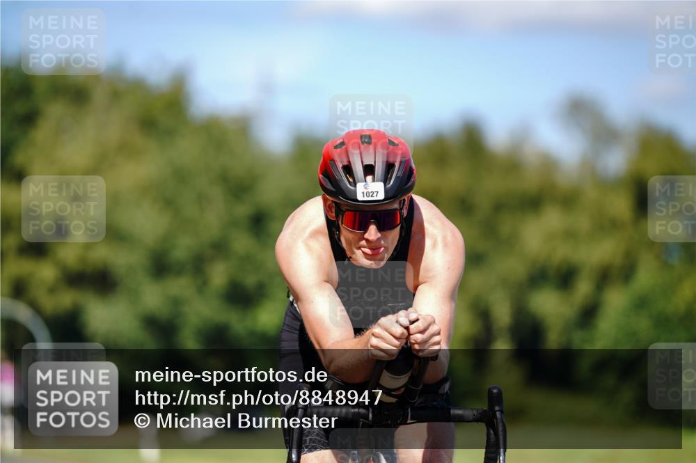 07.09.2025 - 19. Norderstedt Triathlon Michael Burmester http://msf.ph/oto/8848947 07.09.2025 13:46:53 Radfahren 872, 1010, 1027 meine-sportfotos.de