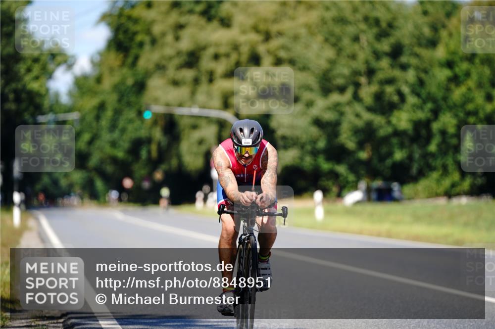 07.09.2025 - 19. Norderstedt Triathlon Michael Burmester http://msf.ph/oto/8848951 07.09.2025 13:46:58 Radfahren 872, 1020 meine-sportfotos.de