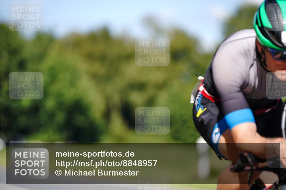 07.09.2025 - 19. Norderstedt Triathlon Michael Burmester http://msf.ph/oto/8848957 07.09.2025 13:47:19 Radfahren 990, 992 meine-sportfotos.de