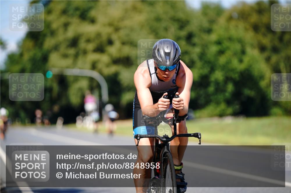 07.09.2025 - 19. Norderstedt Triathlon Michael Burmester http://msf.ph/oto/8848958 07.09.2025 13:47:20 Radfahren 990, 992 meine-sportfotos.de