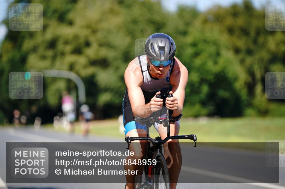 07.09.2025 - 19. Norderstedt Triathlon Michael Burmester http://msf.ph/oto/8848959 07.09.2025 13:47:20 Radfahren 990, 992 meine-sportfotos.de