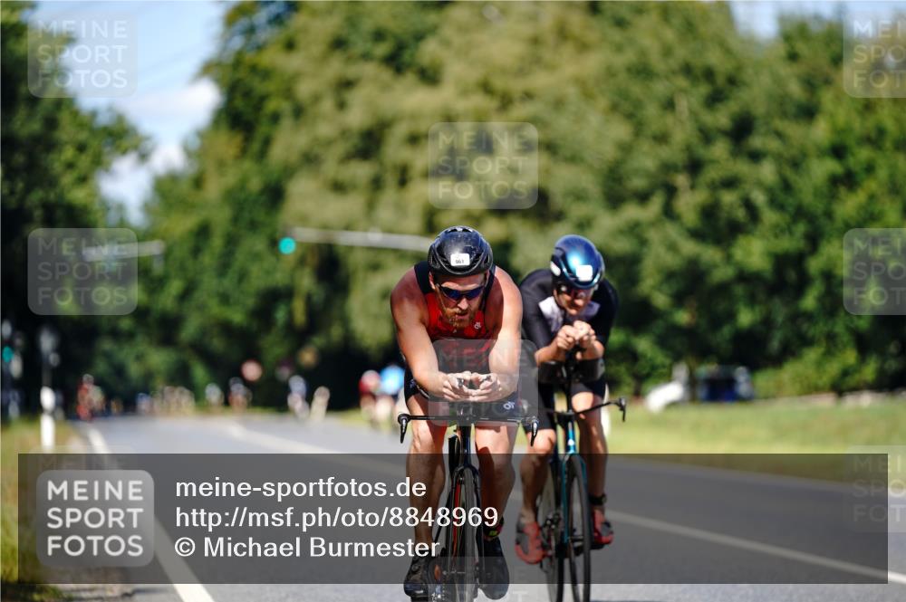 07.09.2025 - 19. Norderstedt Triathlon Michael Burmester http://msf.ph/oto/8848969 07.09.2025 13:47:38 Radfahren 961, 964 meine-sportfotos.de