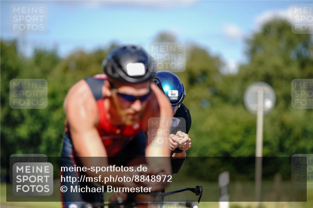 07.09.2025 - 19. Norderstedt Triathlon Michael Burmester http://msf.ph/oto/8848972 07.09.2025 13:47:39 Radfahren 961, 964 meine-sportfotos.de