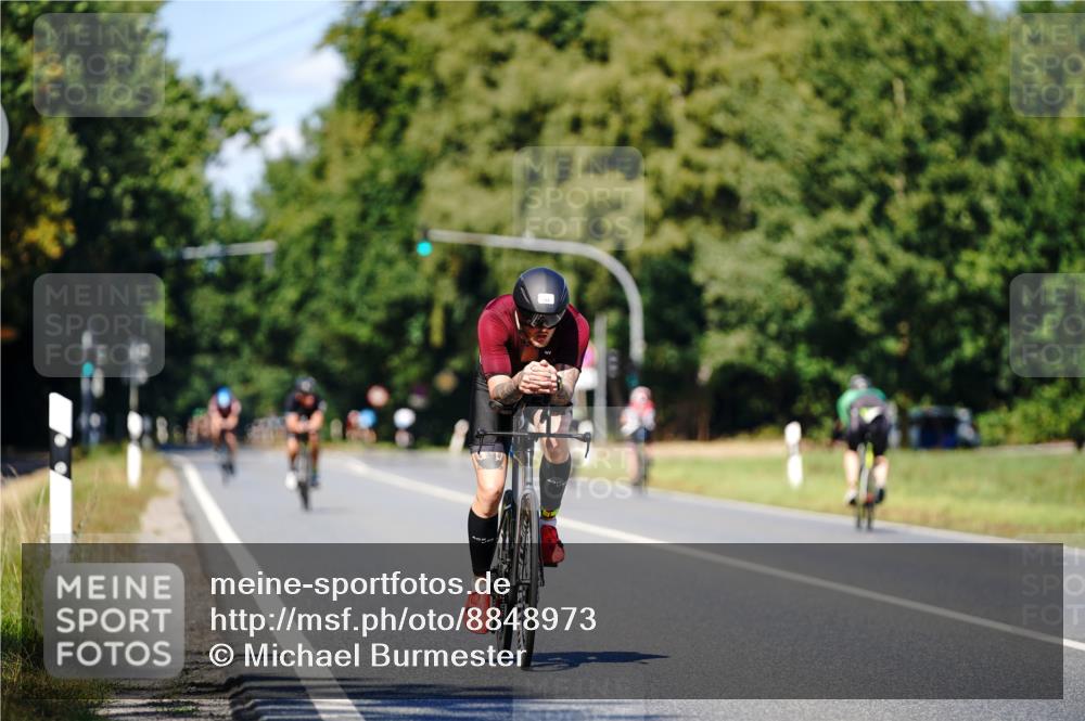 07.09.2025 - 19. Norderstedt Triathlon Michael Burmester http://msf.ph/oto/8848973 07.09.2025 13:47:51 Radfahren 393 meine-sportfotos.de