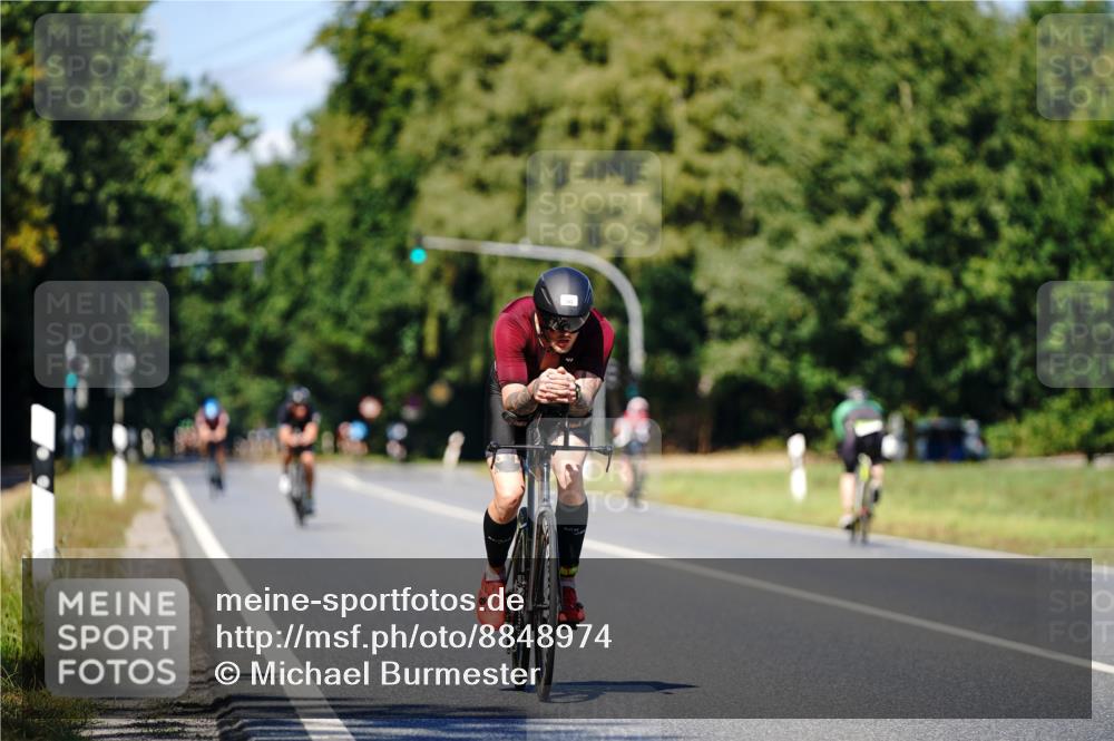07.09.2025 - 19. Norderstedt Triathlon Michael Burmester http://msf.ph/oto/8848974 07.09.2025 13:47:51 Radfahren 393 meine-sportfotos.de