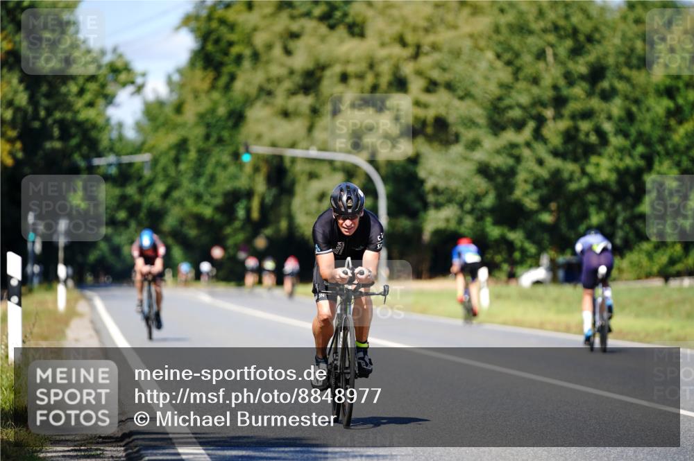 07.09.2025 - 19. Norderstedt Triathlon Michael Burmester http://msf.ph/oto/8848977 07.09.2025 13:47:55 Radfahren 393, 989 meine-sportfotos.de