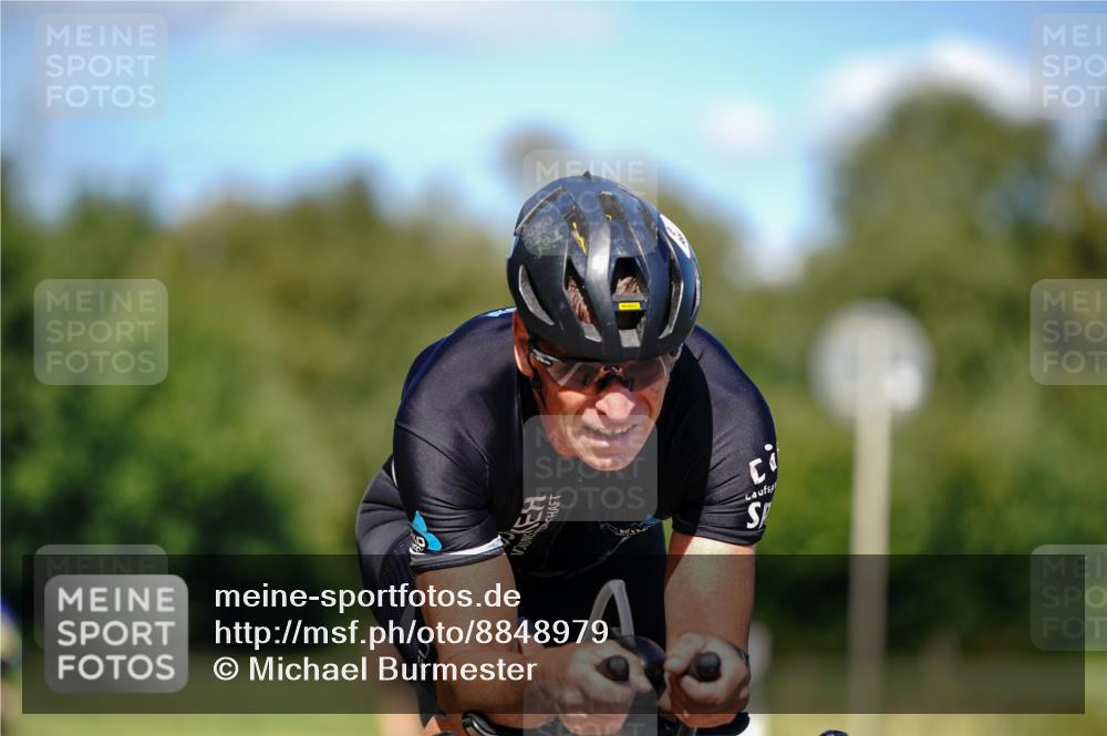 07.09.2025 - 19. Norderstedt Triathlon Michael Burmester http://msf.ph/oto/8848979 07.09.2025 13:47:57 Radfahren 959, 989 meine-sportfotos.de