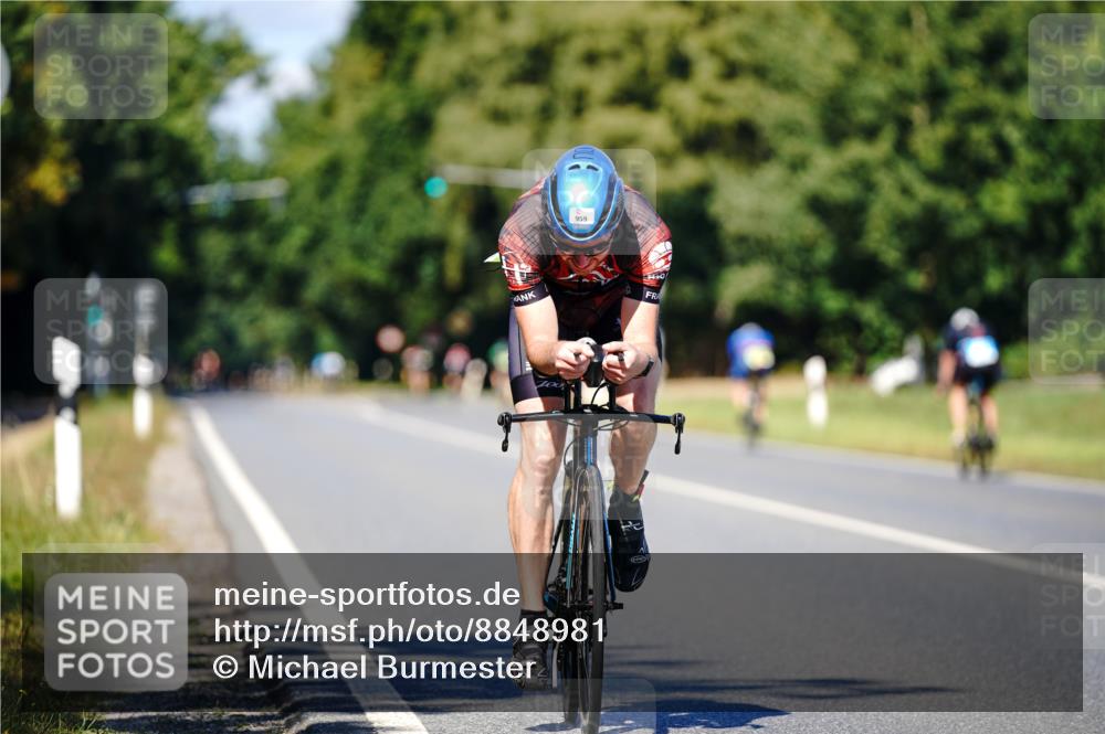 07.09.2025 - 19. Norderstedt Triathlon Michael Burmester http://msf.ph/oto/8848981 07.09.2025 13:47:59 Radfahren 959, 989 meine-sportfotos.de