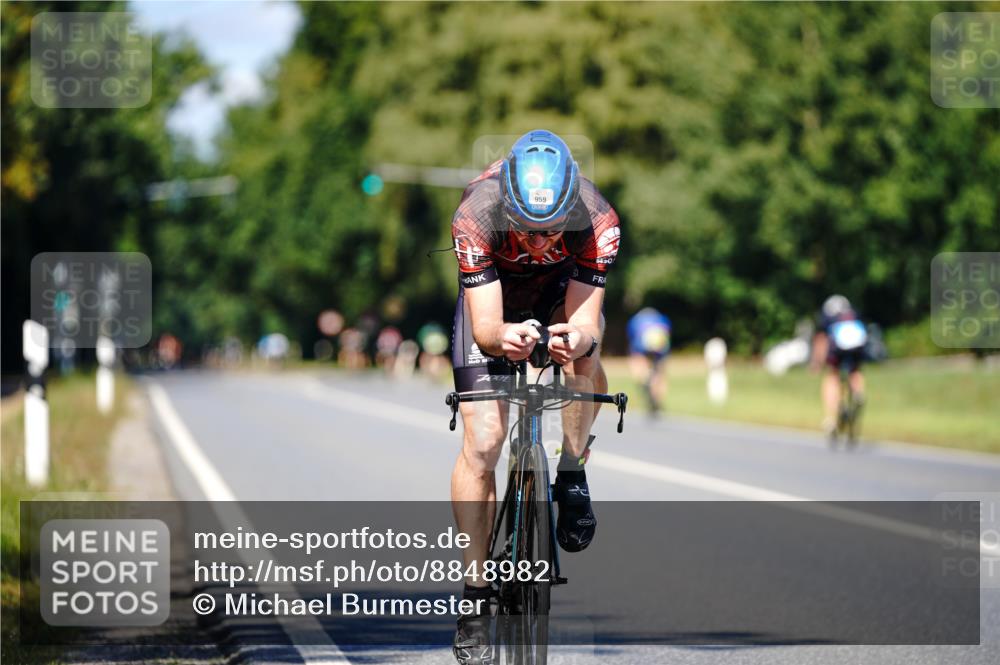 07.09.2025 - 19. Norderstedt Triathlon Michael Burmester http://msf.ph/oto/8848982 07.09.2025 13:47:59 Radfahren 959, 989 meine-sportfotos.de