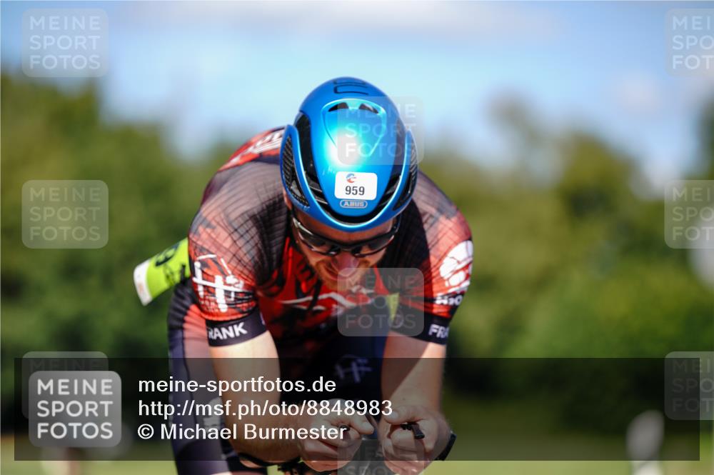 07.09.2025 - 19. Norderstedt Triathlon Michael Burmester http://msf.ph/oto/8848983 07.09.2025 13:47:59 Radfahren 959, 989 meine-sportfotos.de