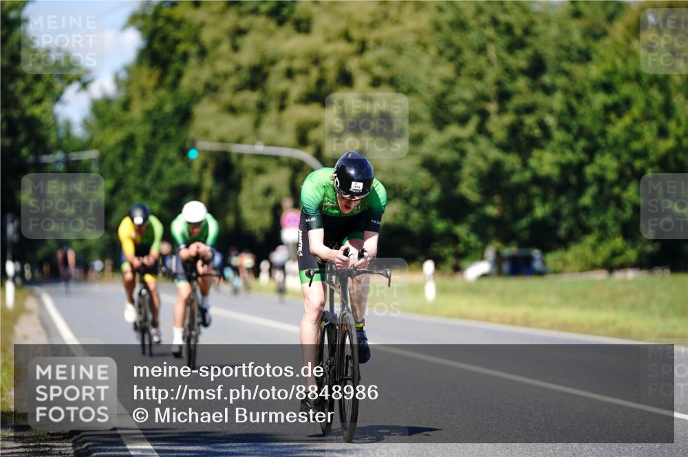 07.09.2025 - 19. Norderstedt Triathlon Michael Burmester http://msf.ph/oto/8848986 07.09.2025 13:48:15 Radfahren 1013, 1015, 1031 meine-sportfotos.de