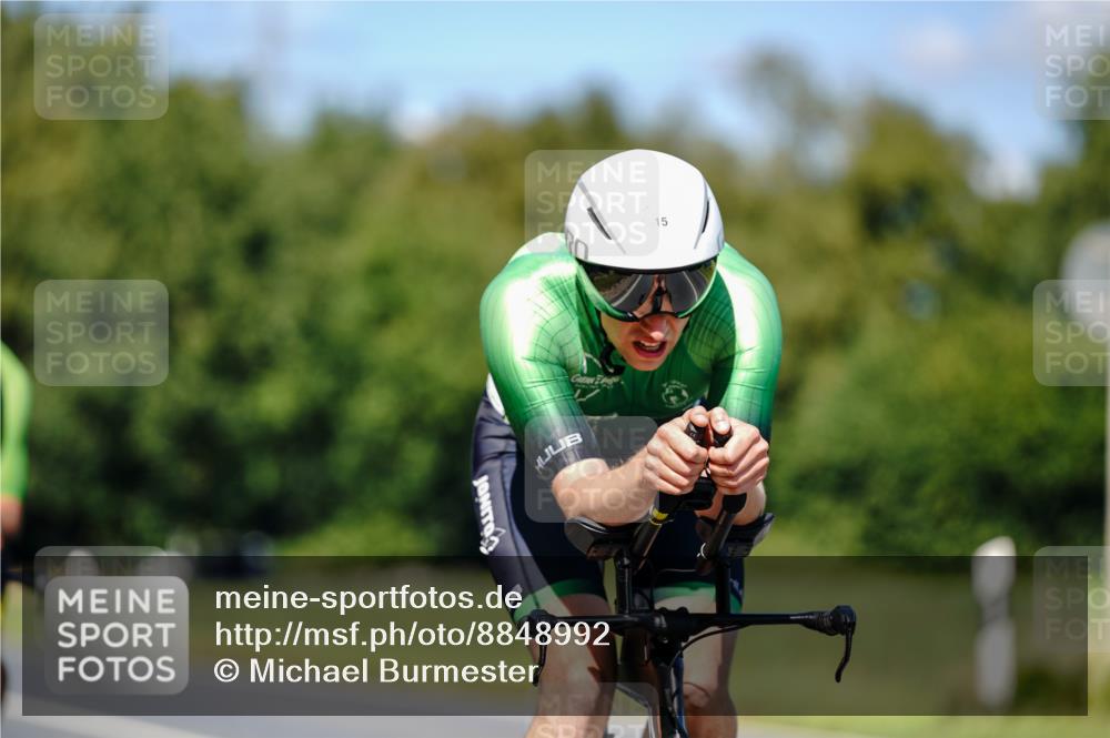 07.09.2025 - 19. Norderstedt Triathlon Michael Burmester http://msf.ph/oto/8848992 07.09.2025 13:48:17 Radfahren 1013, 1015, 1031 meine-sportfotos.de