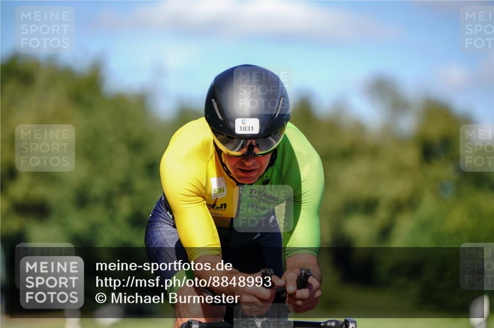07.09.2025 - 19. Norderstedt Triathlon Michael Burmester http://msf.ph/oto/8848993 07.09.2025 13:48:18 Radfahren 1013, 1015, 1031 meine-sportfotos.de