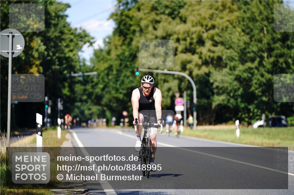 07.09.2025 - 19. Norderstedt Triathlon Michael Burmester http://msf.ph/oto/8848995 07.09.2025 13:48:27 Radfahren 1416 meine-sportfotos.de